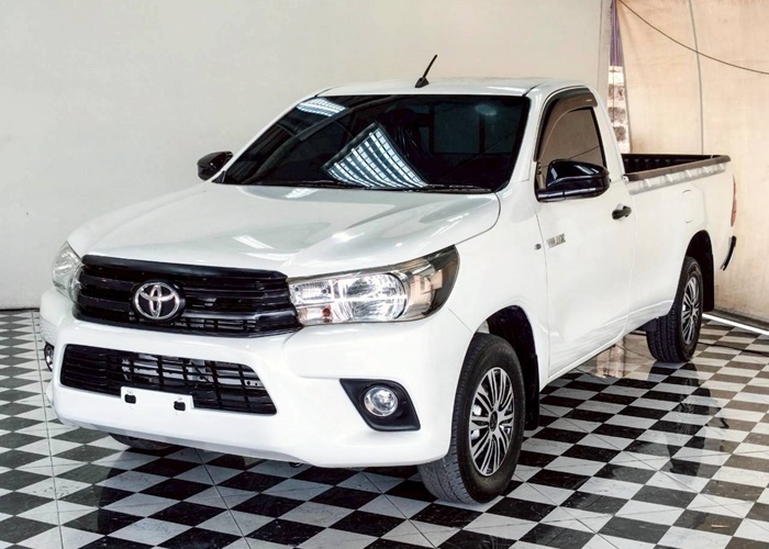 TOYOTA Hilux