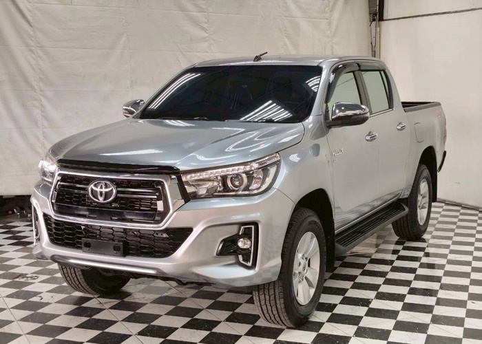 TOYOTA Hilux
