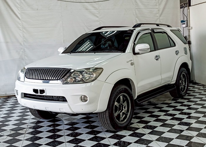 TOYOTA Fortuner