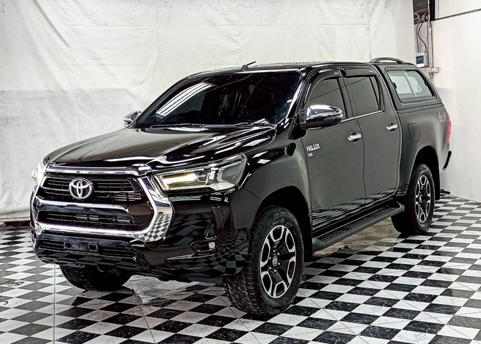 TOYOTA Hilux