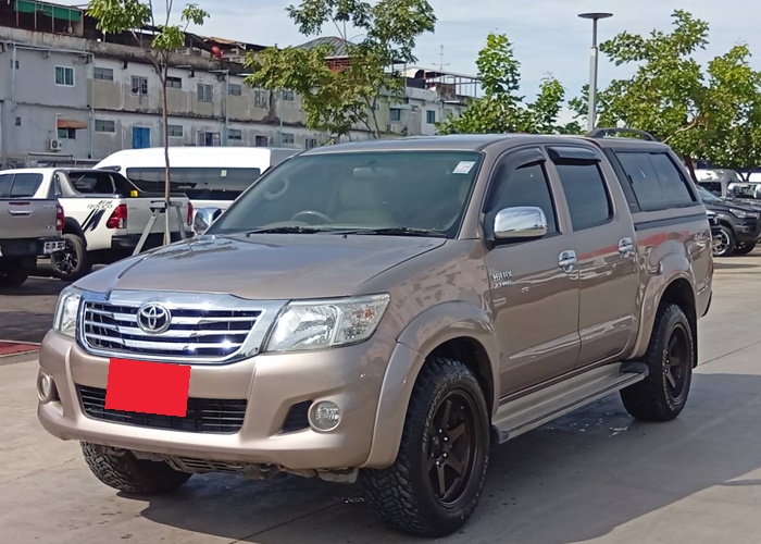 TOYOTA Hilux