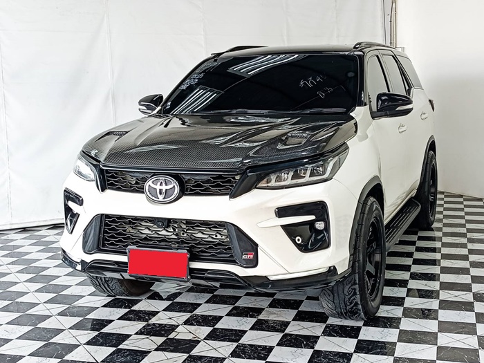TOYOTA Fortuner