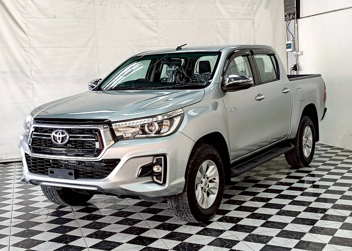 TOYOTA Hilux