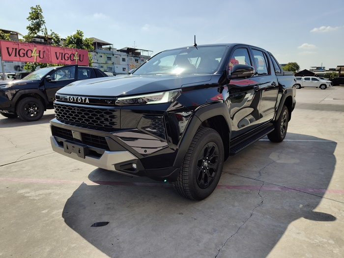 TOYOTA TRAVO OVERLAND