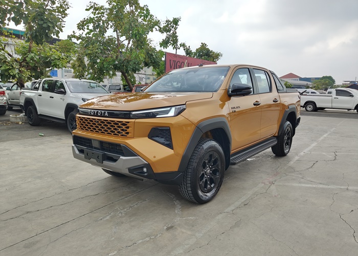 TOYOTA TRAVO OVERLAND