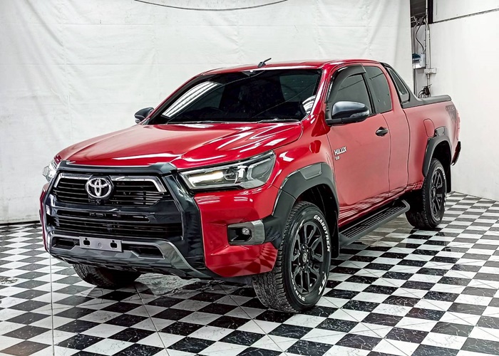 TOYOTA Hilux