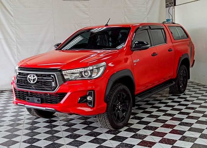 TOYOTA Hilux
