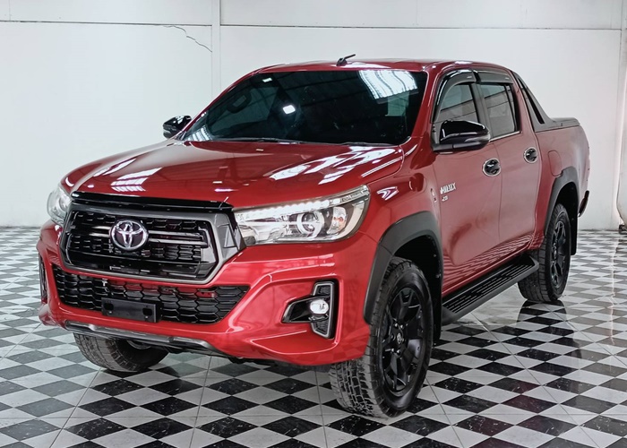 TOYOTA Hilux