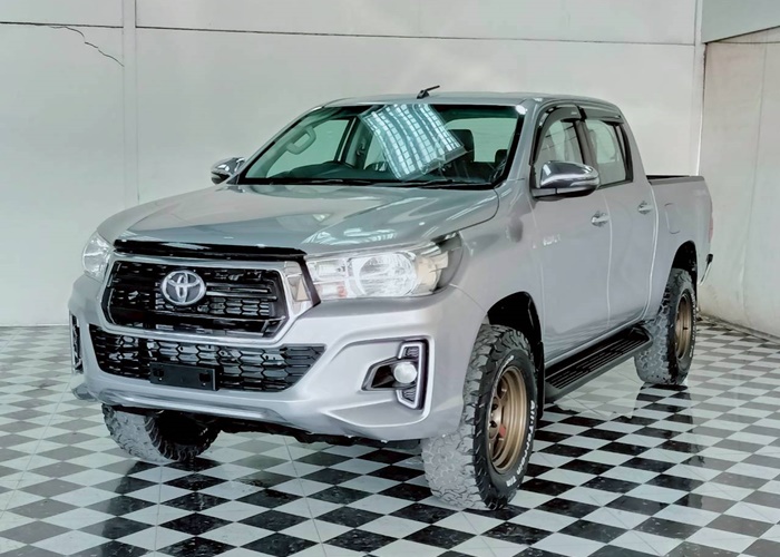 TOYOTA Hilux