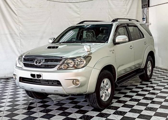 TOYOTA Fortuner