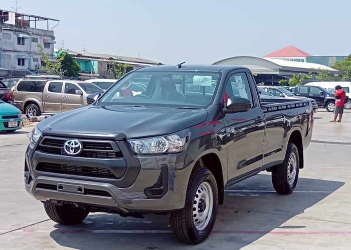TOYOTA Hilux