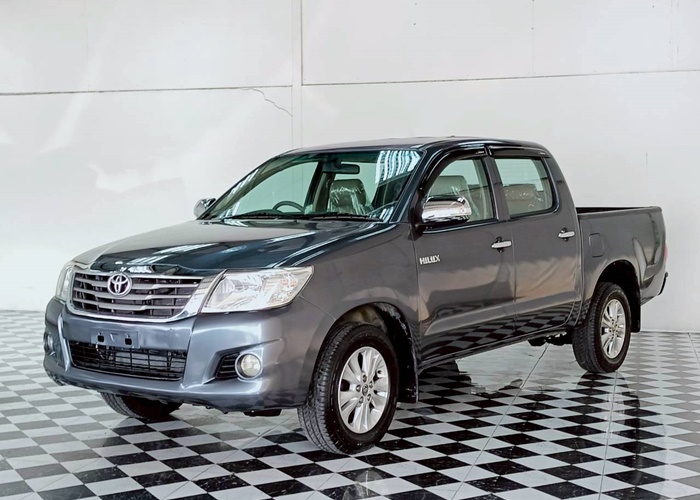 TOYOTA Hilux