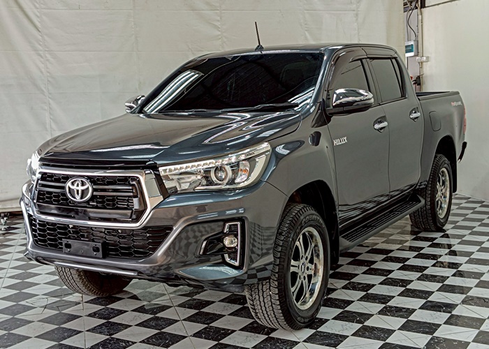 TOYOTA Hilux