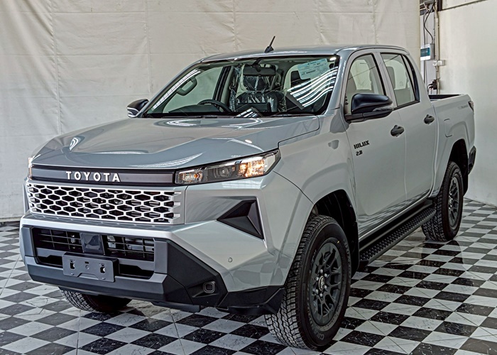TOYOTA Hilux TRAVO