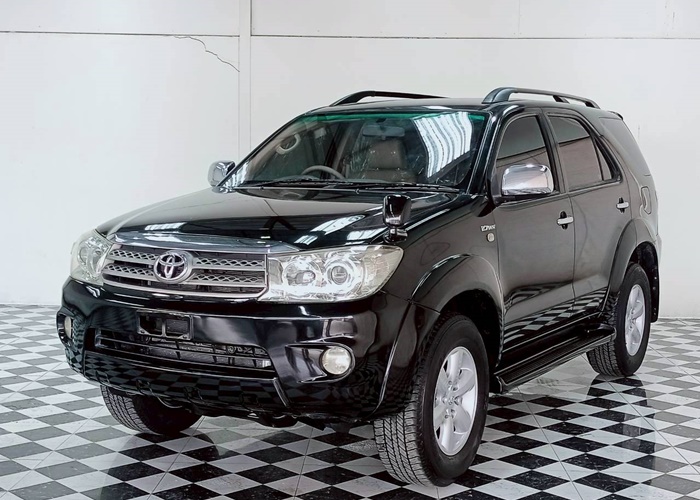 TOYOTA Fortuner