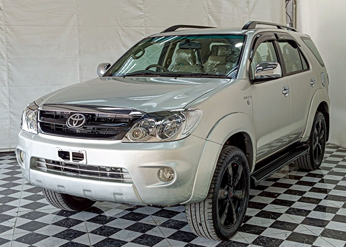 TOYOTA Fortuner