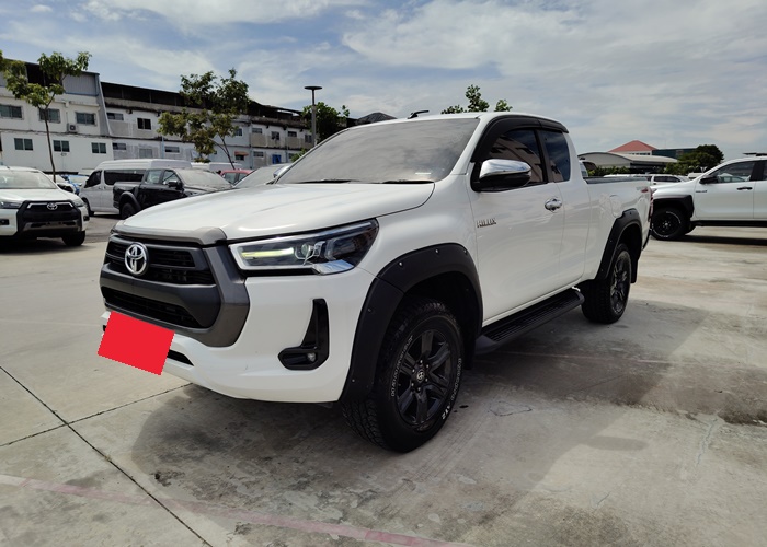 TOYOTA Hilux
