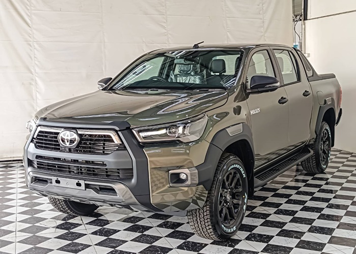 TOYOTA Hilux