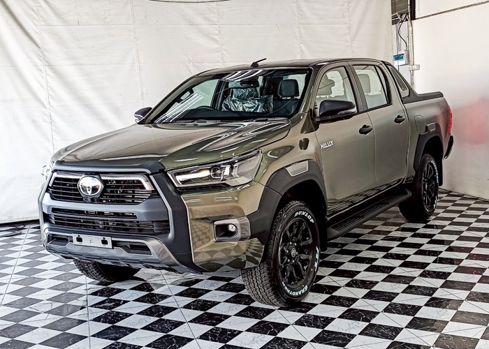 TOYOTA Hilux
