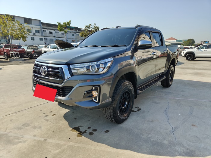 TOYOTA Hilux