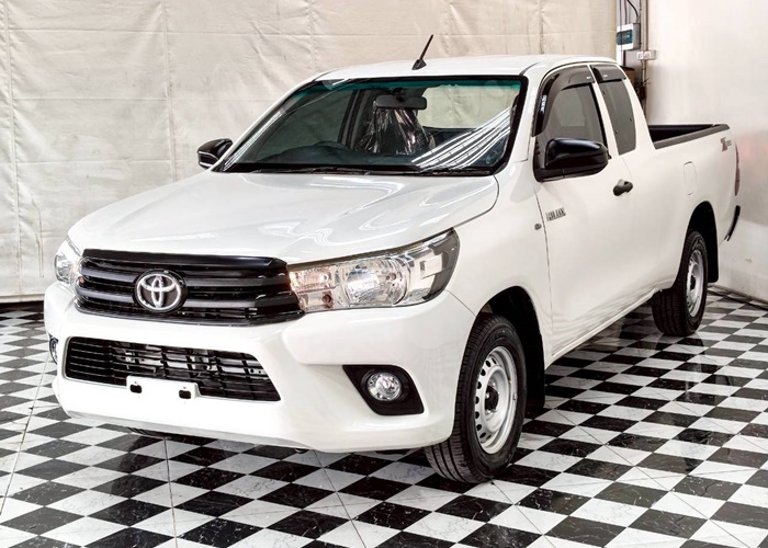 TOYOTA Hilux