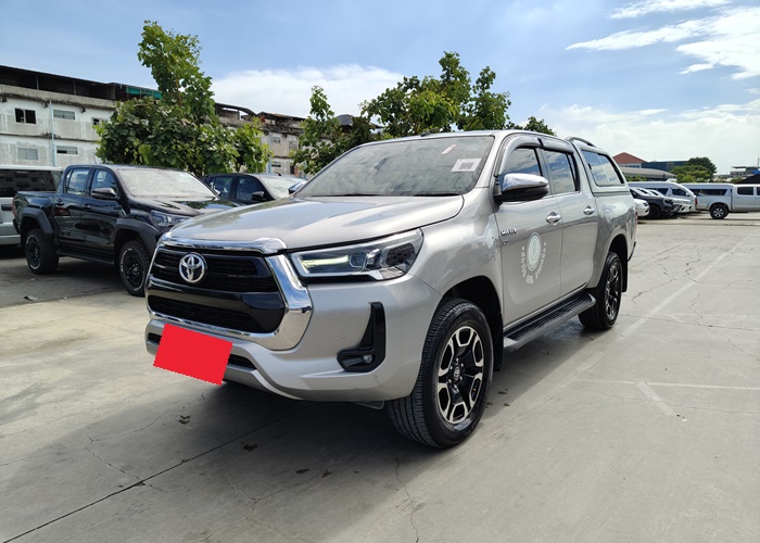 TOYOTA Hilux