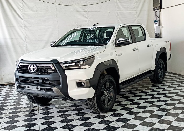 TOYOTA Hilux