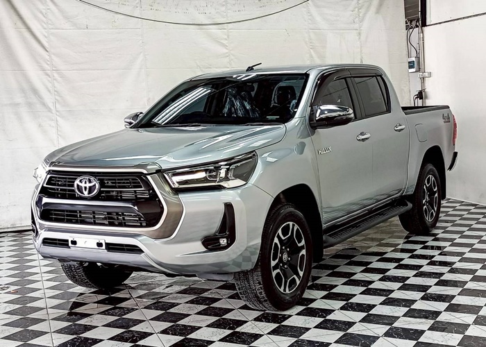 TOYOTA Hilux