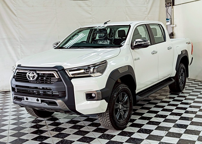 TOYOTA Hilux