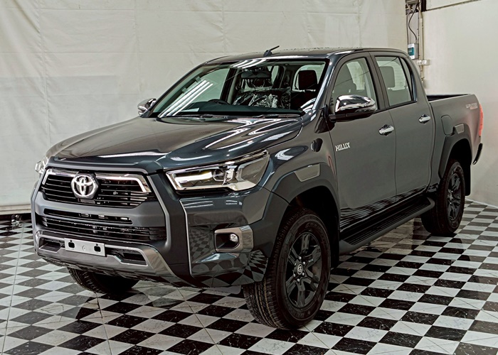 TOYOTA Hilux