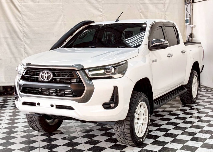 TOYOTA Hilux