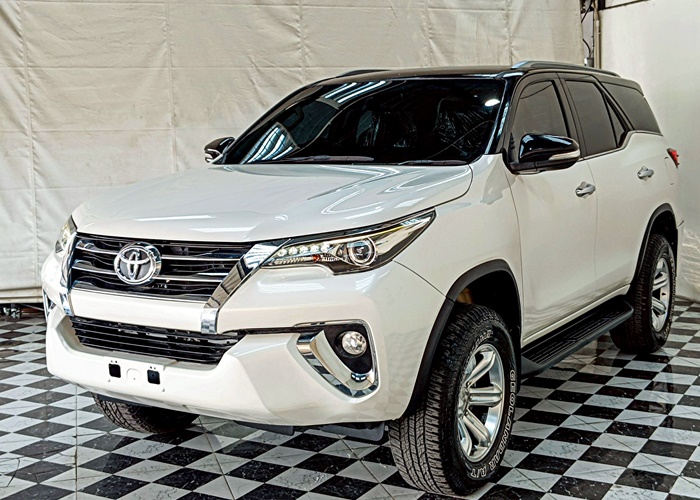 TOYOTA Fortuner