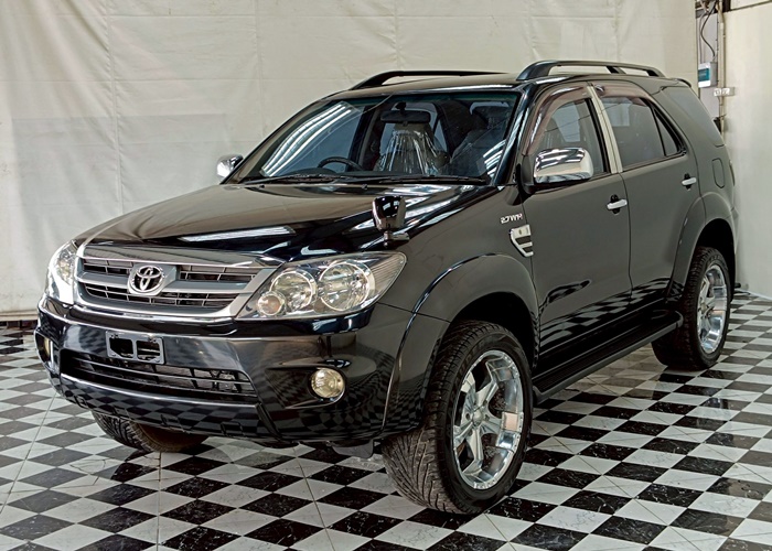 TOYOTA Fortuner