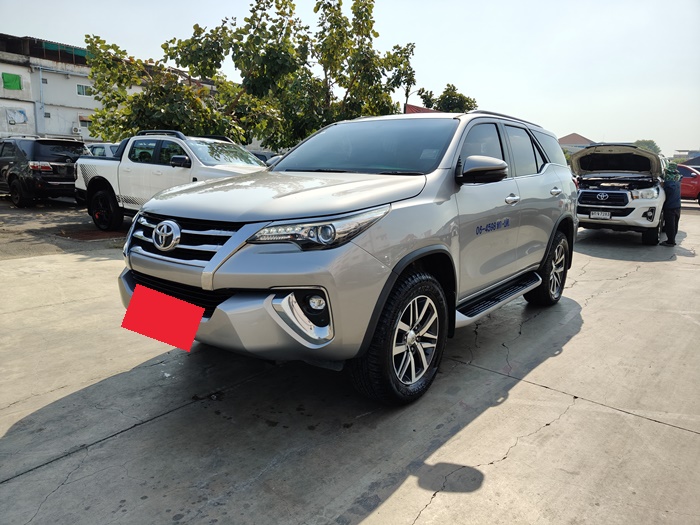 TOYOTA Fortuner
