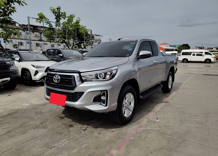 TOYOTA Hilux