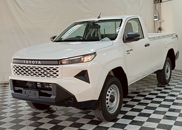 TOYOTA Hilux TRAVO