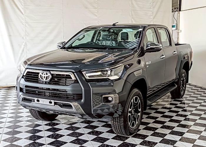 TOYOTA Hilux