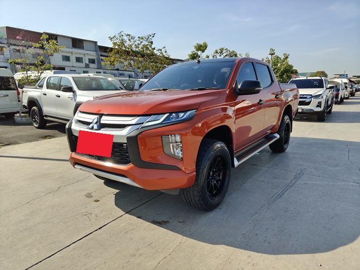 MITSUBISHI Triton