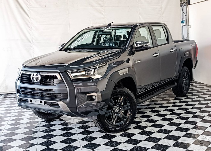 TOYOTA Hilux