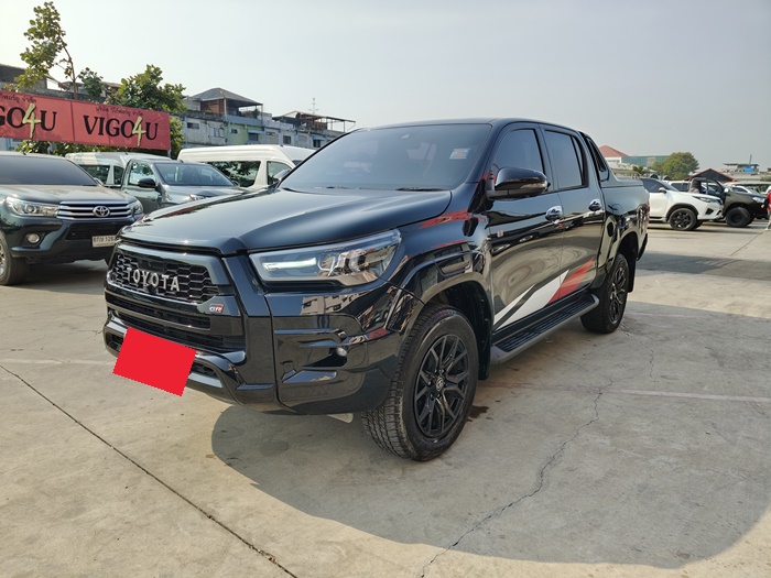 TOYOTA Hilux