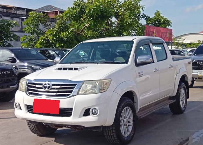 TOYOTA Hilux