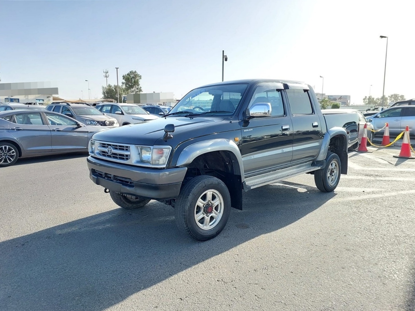 TOYOTA Hilux