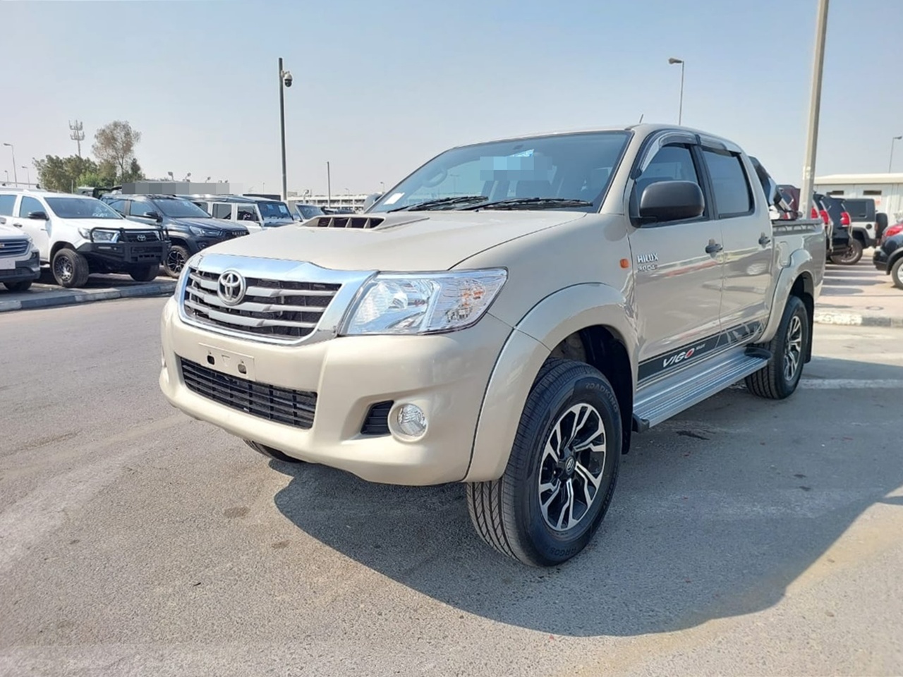 TOYOTA Hilux