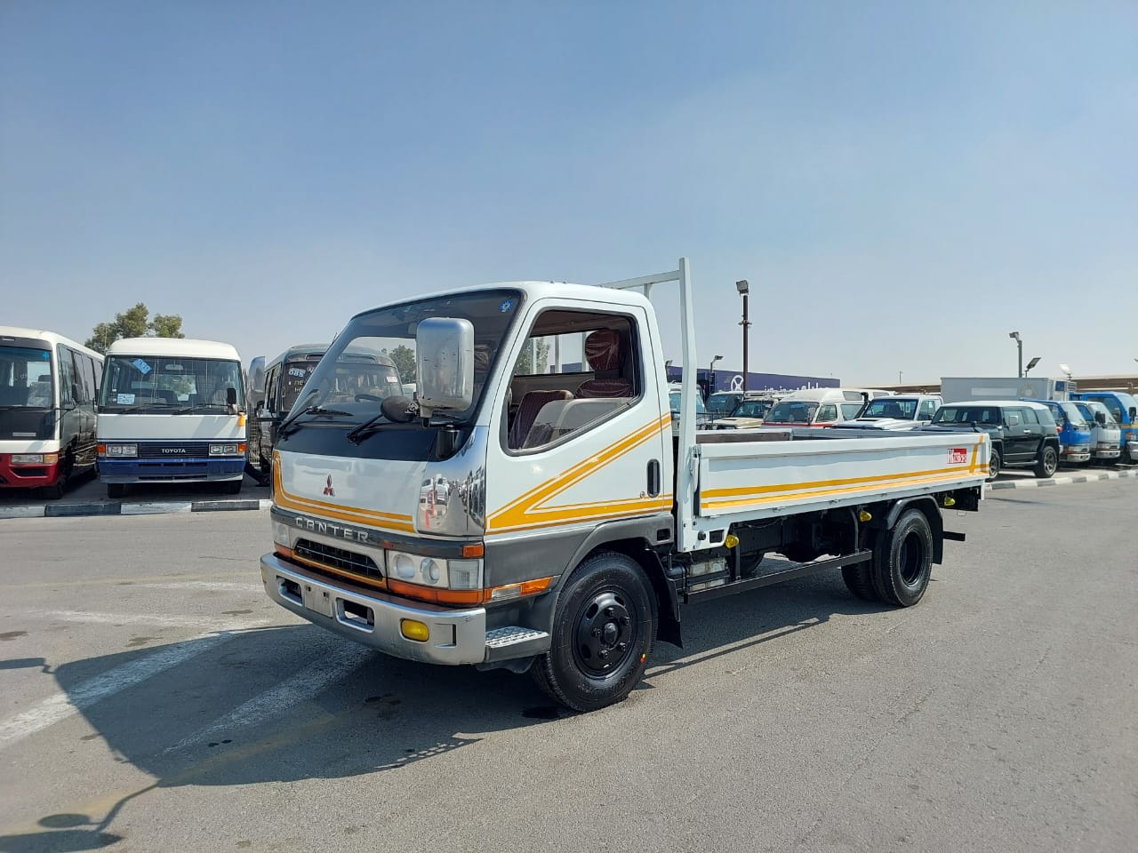 MITSUBISHI Canter