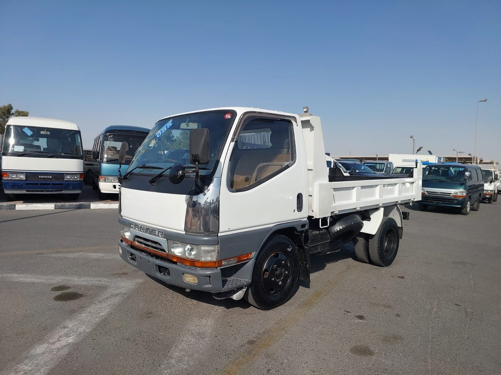 MITSUBISHI Canter