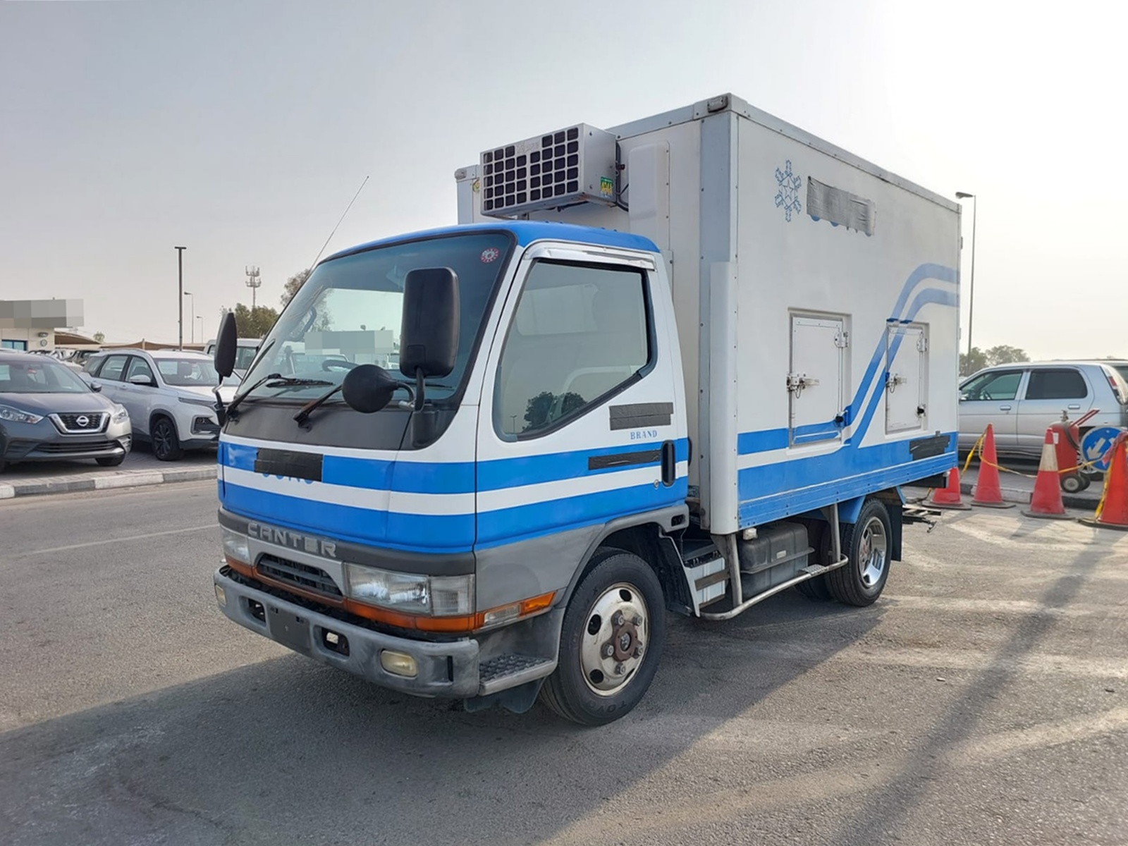 MITSUBISHI Canter