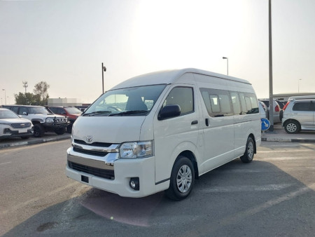 TOYOTA Hiace Commuter