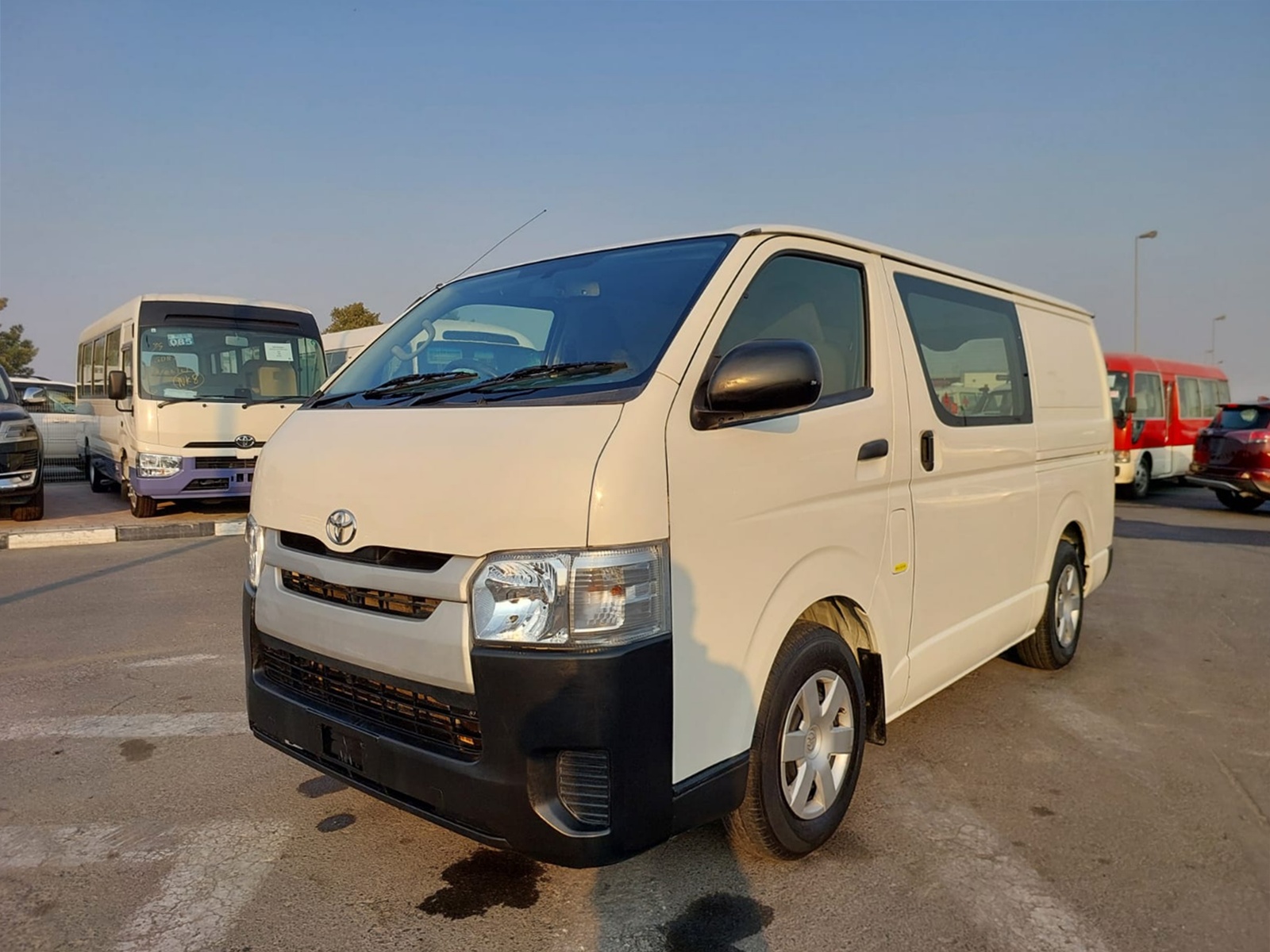 TOYOTA HIACE