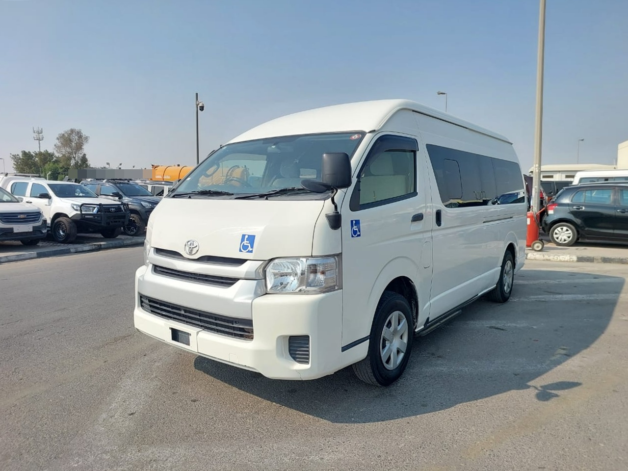 TOYOTA HIACE