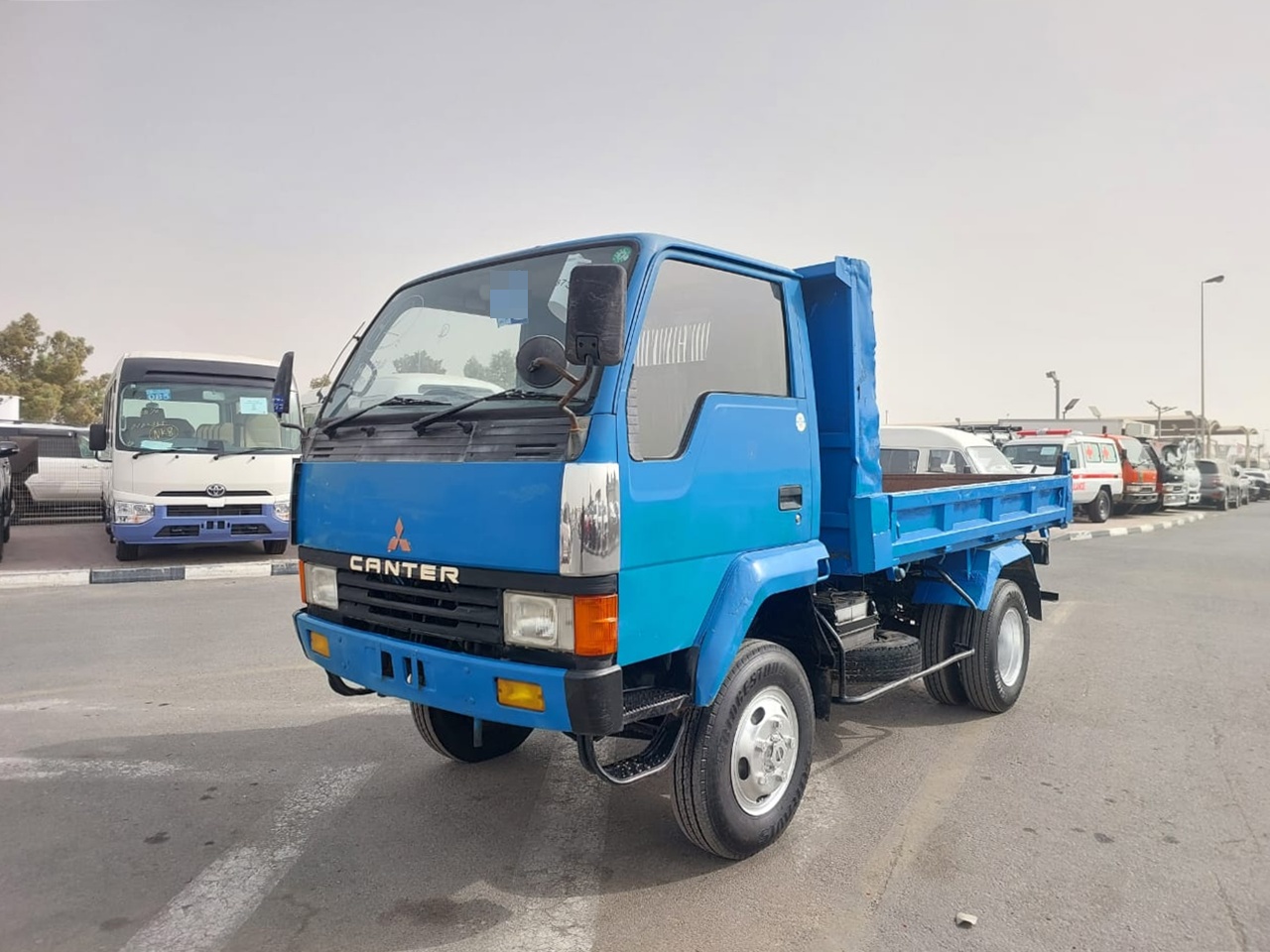 MITSUBISHI Canter